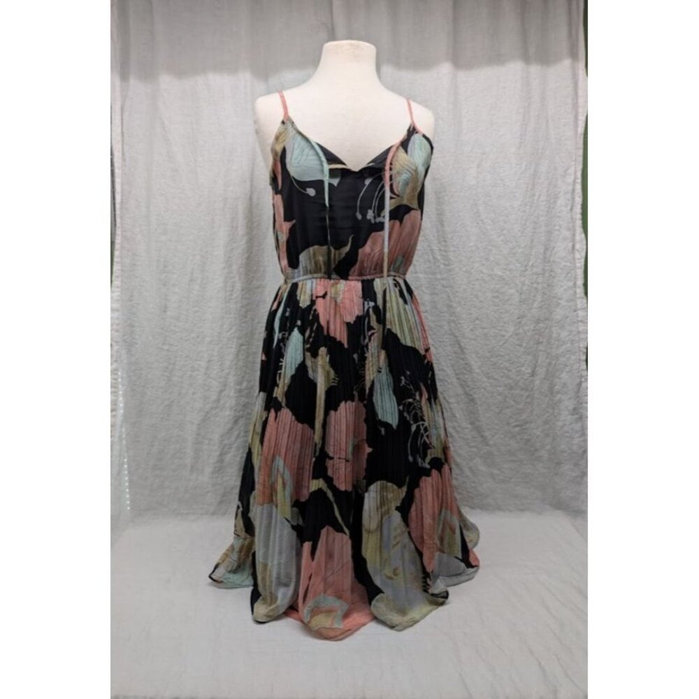 Yumi women's size 2/4 floral tank dress with mid length pleaded skirt black S10